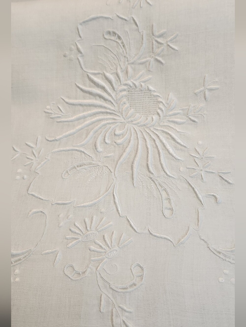 PREMIUM SHEER LINEN TABLECLOTH NICE EMBROIDERY - Picture 4 of 12